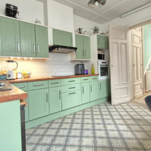 Maison 144m² , alliant le cachet de l’ancien et le confort du moderne, 4 chambres spacieuses ainsi qu’un jardin.