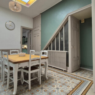 Maison 144m² , alliant le cachet de l’ancien et le confort du moderne, 4 chambres spacieuses ainsi qu’un jardin.