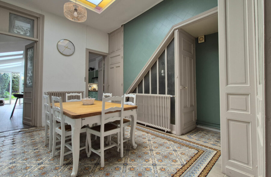Maison 144m² , alliant le cachet de l’ancien et le confort du moderne, 4 chambres spacieuses ainsi qu’un jardin.