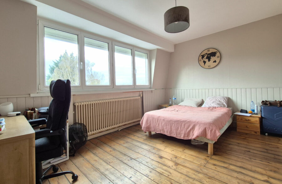 Maison 144m² , alliant le cachet de l’ancien et le confort du moderne, 4 chambres spacieuses ainsi qu’un jardin.