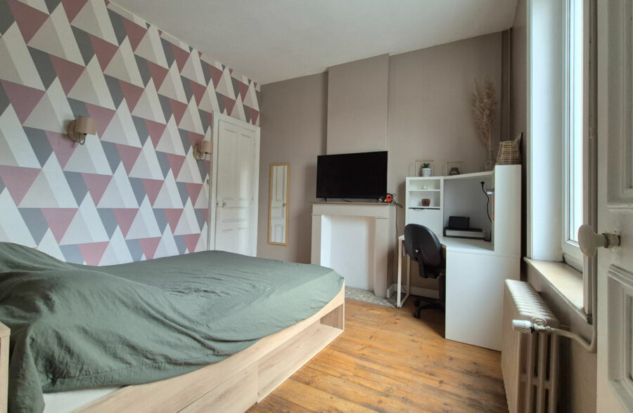 Maison 144m² , alliant le cachet de l’ancien et le confort du moderne, 4 chambres spacieuses ainsi qu’un jardin.
