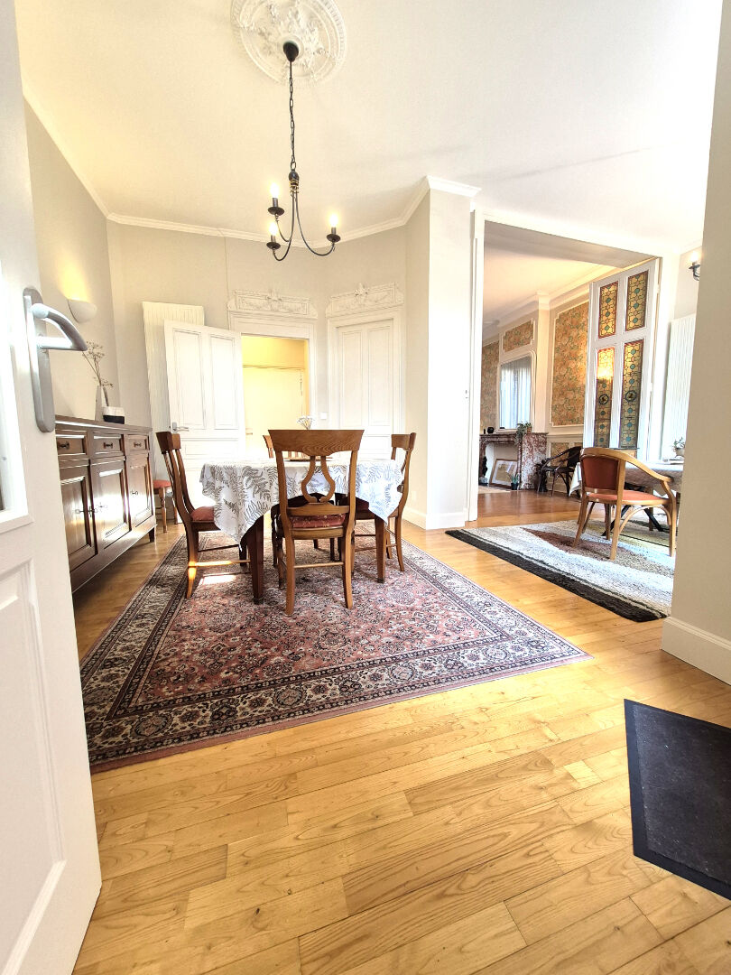 Maison bourgeoise Cambrai 10 pièce(s) 223 m2