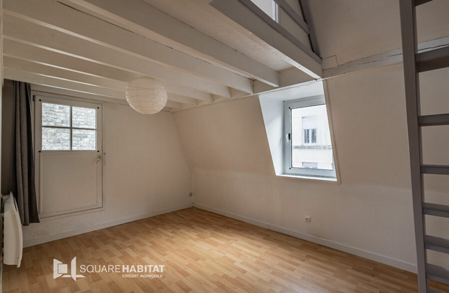 EXCLUSIVITÉ WAZEMMES – SAINT-MICHEL : CHARMANT T2 BIS EN TRIPLEX AVEC TERRASSE PRIVATIVE