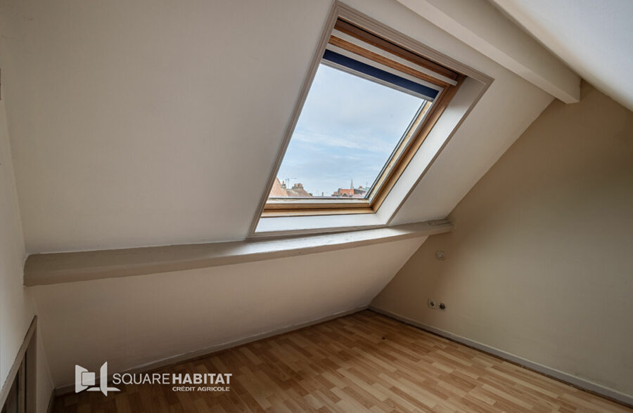 EXCLUSIVITÉ WAZEMMES – SAINT-MICHEL : CHARMANT T2 BIS EN TRIPLEX AVEC TERRASSE PRIVATIVE