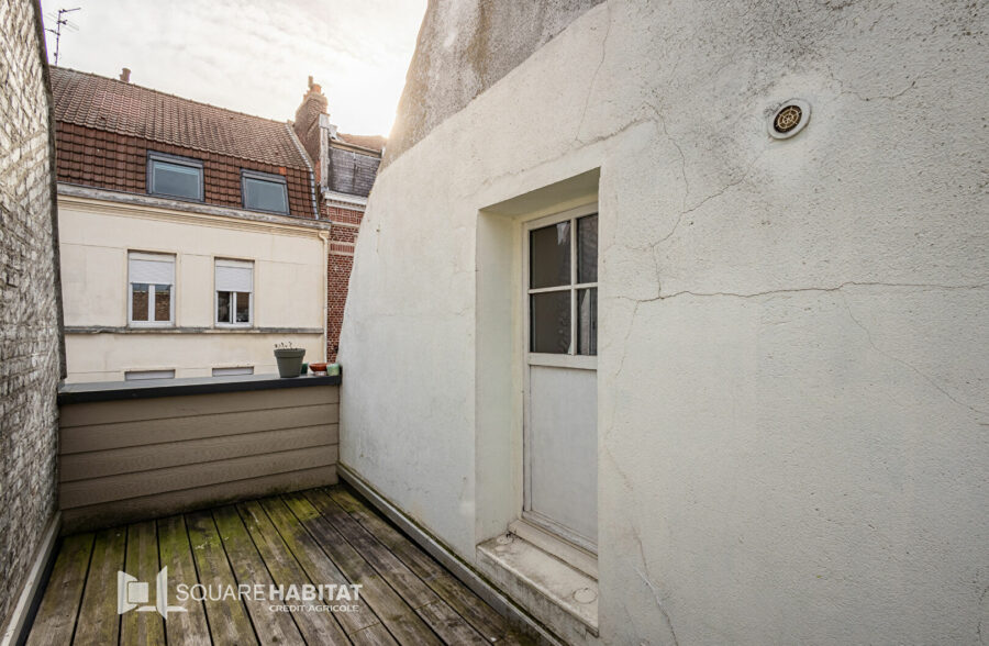 EXCLUSIVITÉ WAZEMMES – SAINT-MICHEL : CHARMANT T2 BIS EN TRIPLEX AVEC TERRASSE PRIVATIVE