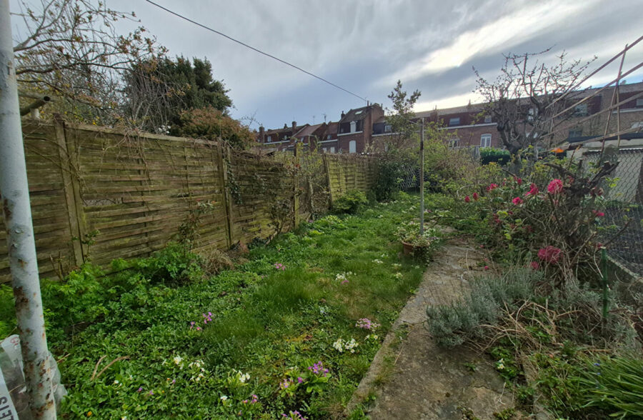 LOOS – CENTRE VILLE – MAISON – 3 CHAMBRES POSSIBILITE 4 – JARDIN