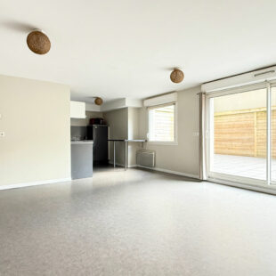 VAUBAN-CATHO APPARTEMENT 2 CHAMBRES TERRASSE ET PARKING