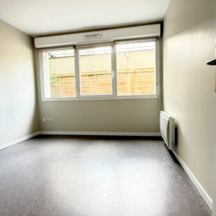 VAUBAN-CATHO APPARTEMENT 2 CHAMBRES TERRASSE ET PARKING