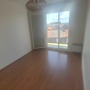 Appartement  2 pièce(s) 41 m2, terrasse et place de parking.