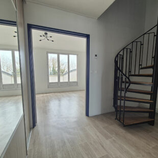 Appartement duplex T4 82 m² Dernier étage  Balcon & garage