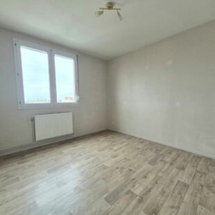 Appartement duplex T4 82 m² Dernier étage  Balcon & garage