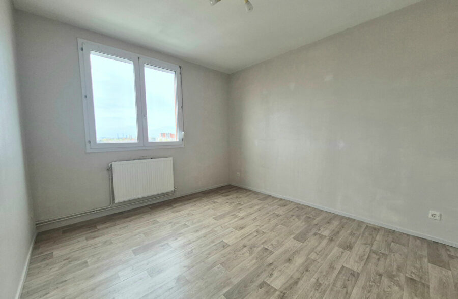 Appartement duplex T4 82 m² Dernier étage  Balcon & garage