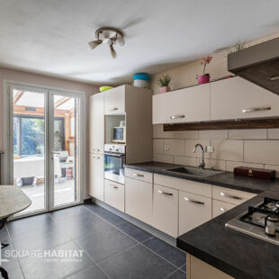 Jolie Maison semi-individuelle, 3 chambres, jardin, garage.