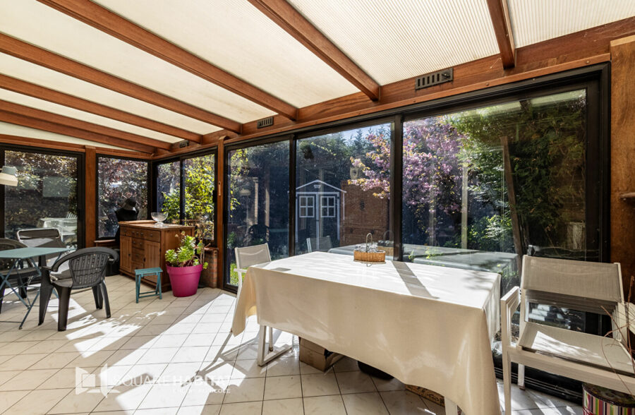 Jolie Maison semi-individuelle, 3 chambres, jardin, garage.