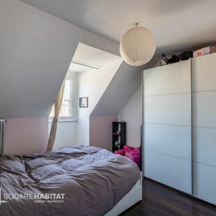 Jolie Maison semi-individuelle, 3 chambres, jardin, garage.