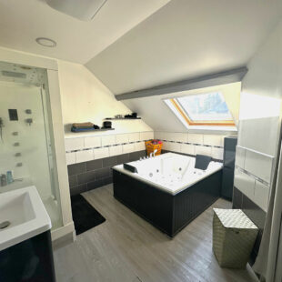 Immeuble de rapport hyper-centre Caudry – Rentabilité 10,8 %