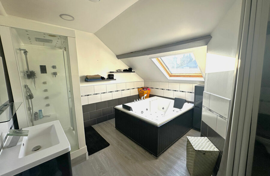 Immeuble de rapport hyper-centre Caudry – Rentabilité 10,8 %