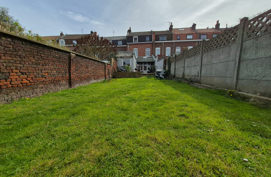 BOURGEOISE env 150 m² hab, 4 chambres, jardin