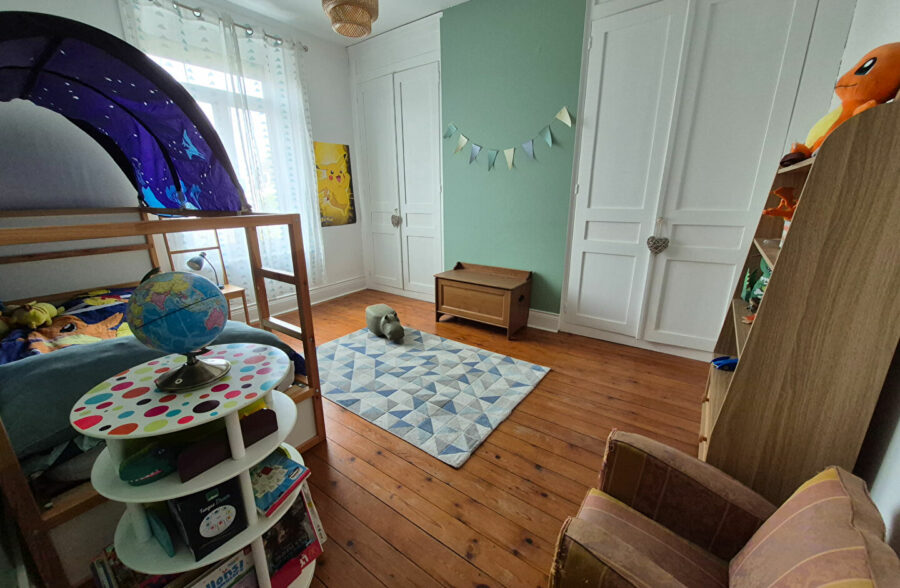 BOURGEOISE env 150 m² hab, 4 chambres, jardin