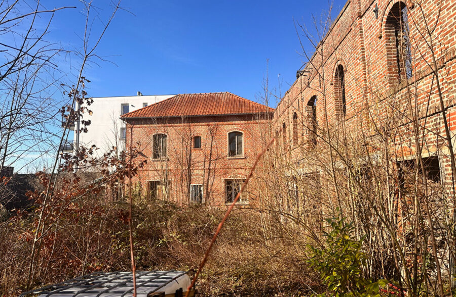 Ensemble immobilier à refaire sur noeux les mines