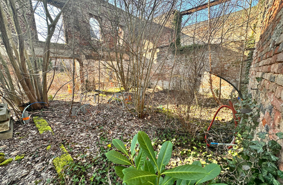 Ensemble immobilier à refaire sur noeux les mines