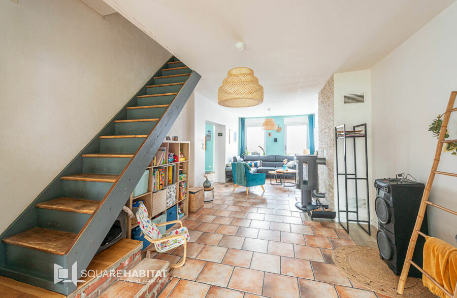 Coup de coeur  Maison individuelle rénovée 115 m², jardin et poêle à pellets