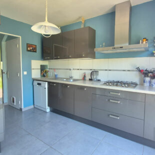 Lambersart – belle semi-mitoyenne avec 4 chambres, jardin bien exposé, sous-sol et garage.