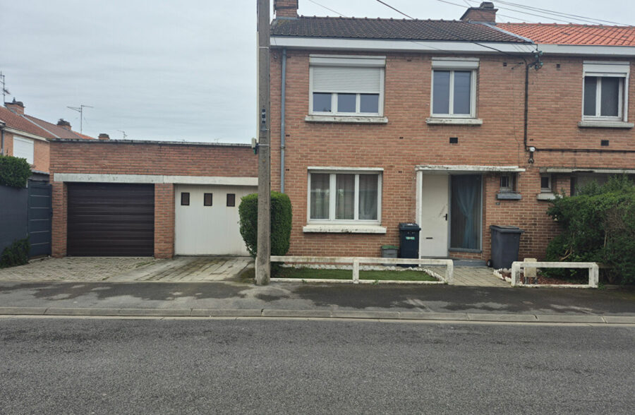 Maison semi–individuelle avec garage et jardin – Valenciennes, secteur de la Plaine