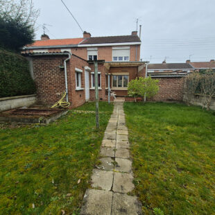 Maison semi–individuelle avec garage et jardin – Valenciennes, secteur de la Plaine