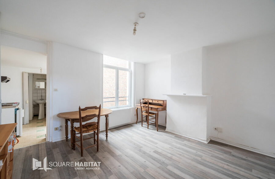 Immeuble de rapport avec 3 appartements pour un loyer de plus de 20.000 € annuel