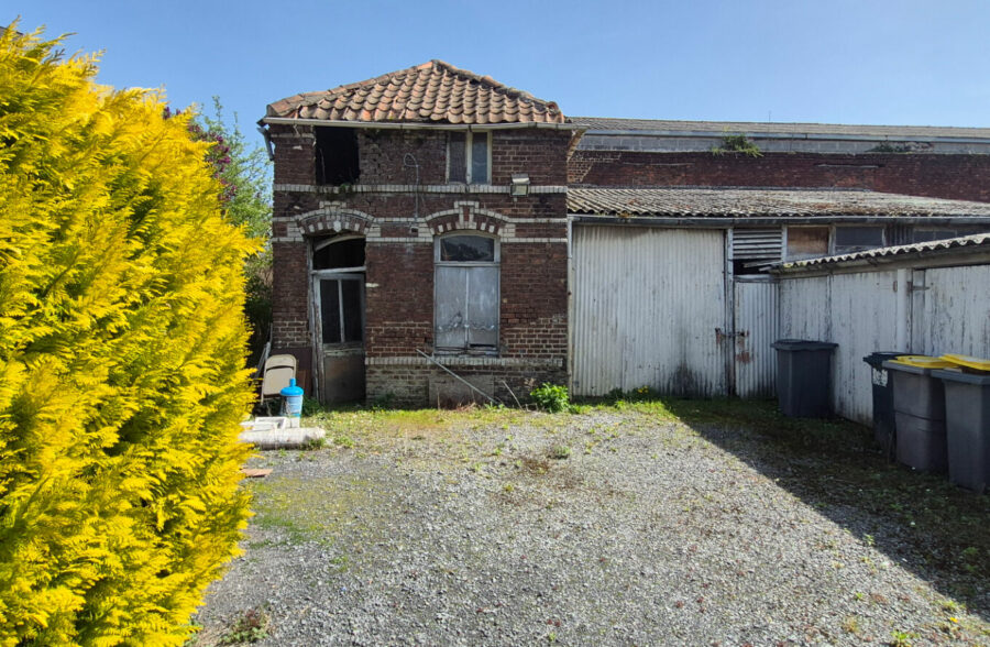 Ensemble immobilier Quievrechain env 200 m2