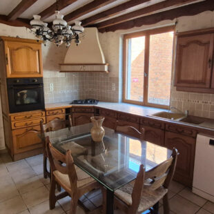 Ensemble immobilier Quievrechain env 200 m2