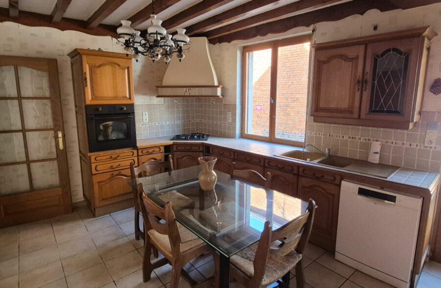 Ensemble immobilier Quievrechain env 200 m2