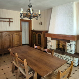 Ensemble immobilier Quievrechain env 200 m2