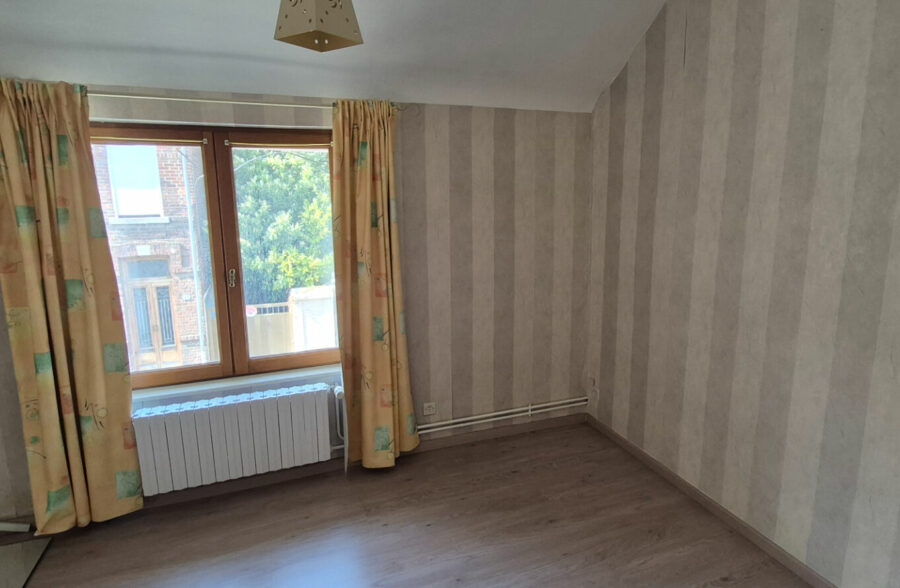 Ensemble immobilier Quievrechain env 200 m2