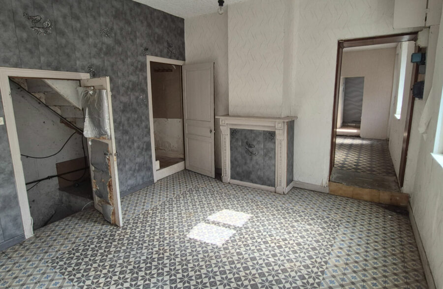 Ensemble immobilier Quievrechain env 200 m2