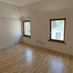 Ensemble immobilier Quievrechain env 200 m2