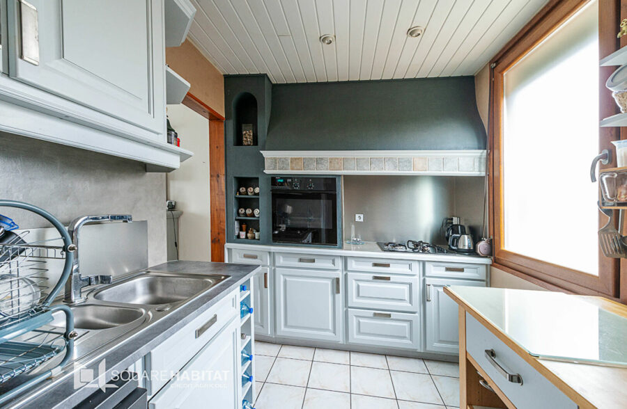 Maison semi-individuelle 3 chambres avec jardin, garage et sous-sol complet