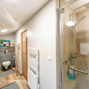 Maison semi-individuelle 3 chambres avec jardin, garage et sous-sol complet