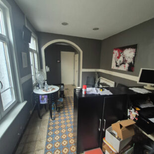 À VENDRE – IMMEUBLE MIXTE AVEC LOCAL PROFESSIONNEL ET BEAU DUPLEX – emplacement n°1