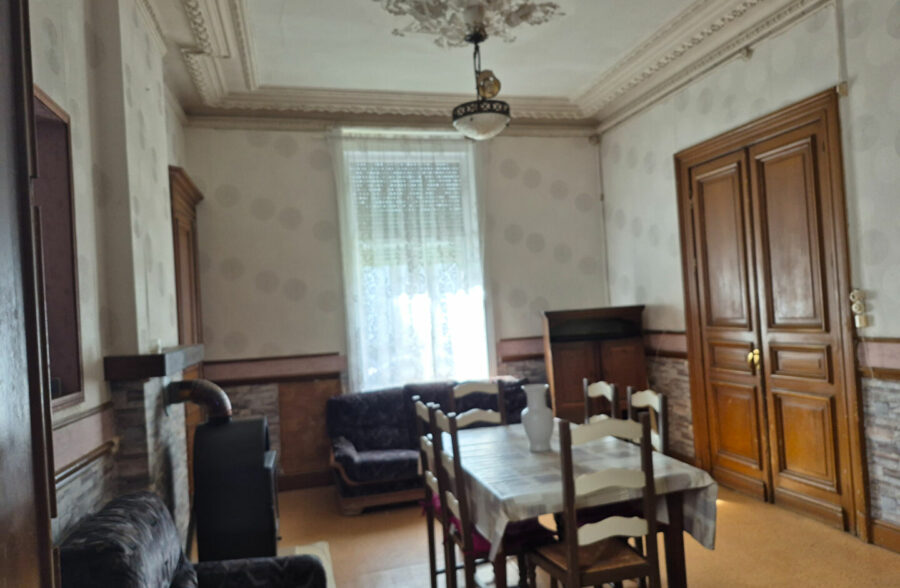 Maison Jeumont 10 pièce(s) 210.80 m2