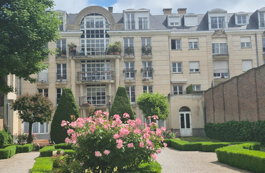 VIEUX LILLE – T3 AVEC BALCON BOX et CAVE – RESIDENCE SENIORS AVEC SERVICES “LES HESPERIDES”