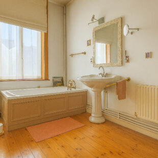 BOULEVARD GAMBETTA – A QUELQUES PAS DE LA PLACE DE LA VICTOIRE