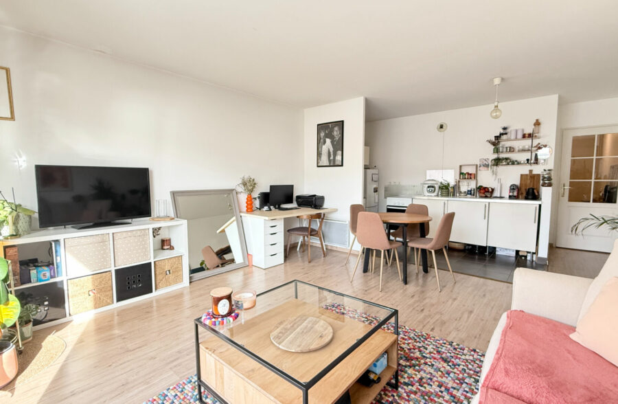 APPARTEMENT DE TYPE 2 AVEC TERRASSE, CAVE ET GARAGE VENDU LOUE
