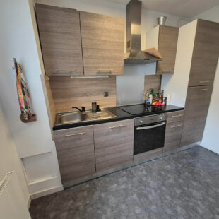 APPARTEMENT DE TYPE 2 AVEC TERRASSE, CAVE ET PARKING