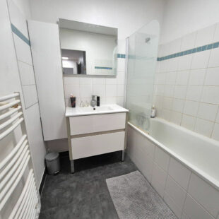 APPARTEMENT DE TYPE 2 AVEC TERRASSE, CAVE ET PARKING