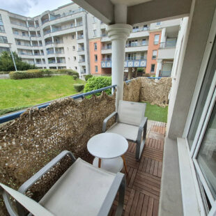 APPARTEMENT DE TYPE 2 AVEC TERRASSE, CAVE ET PARKING