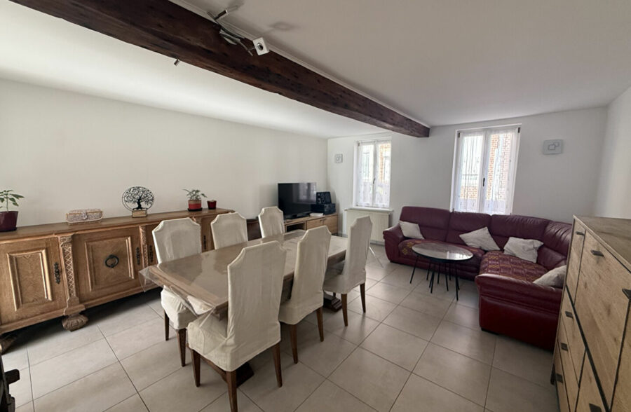 Maison semi–flamande large – 3 chambres – Jardin 180 m² env. – Garage