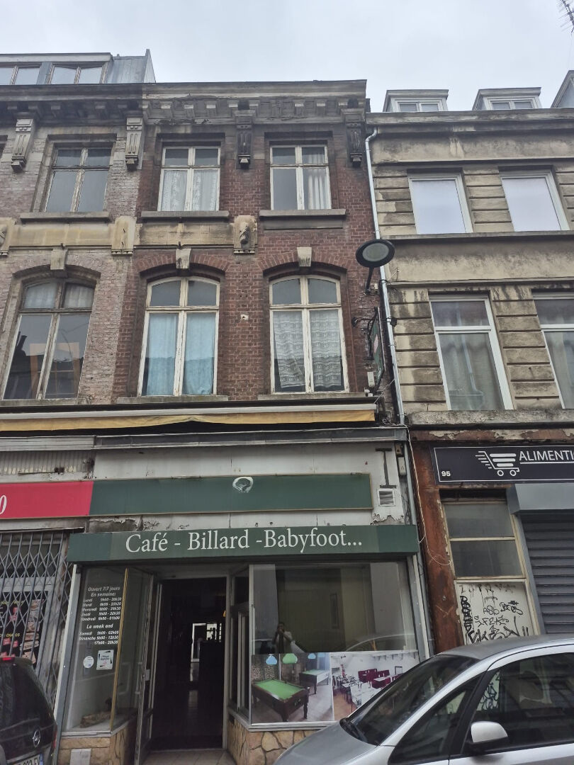 A VENDRE !!! Immeuble à usage mixte ! Local commercial 197 m² + Habitation ! Roubaix Centre Prix : 245 000 € HAI