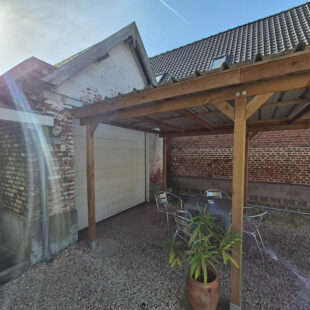 INVESTISSEMENT: Maison et local commercial Maresches 154 m2